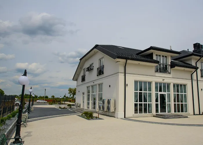 Wisteria Hotel Laskowiec (Ostroleka)